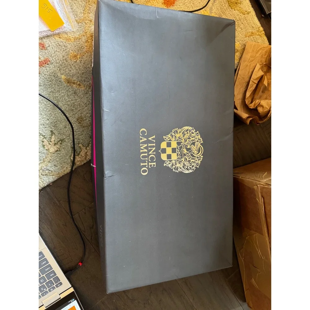 Vince Camuto vince camuto